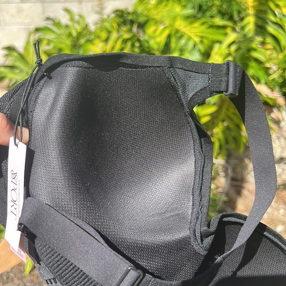 BNWT Victoria’s Secret Incredible Max Sports Bra 32C - Picture 6 of 7